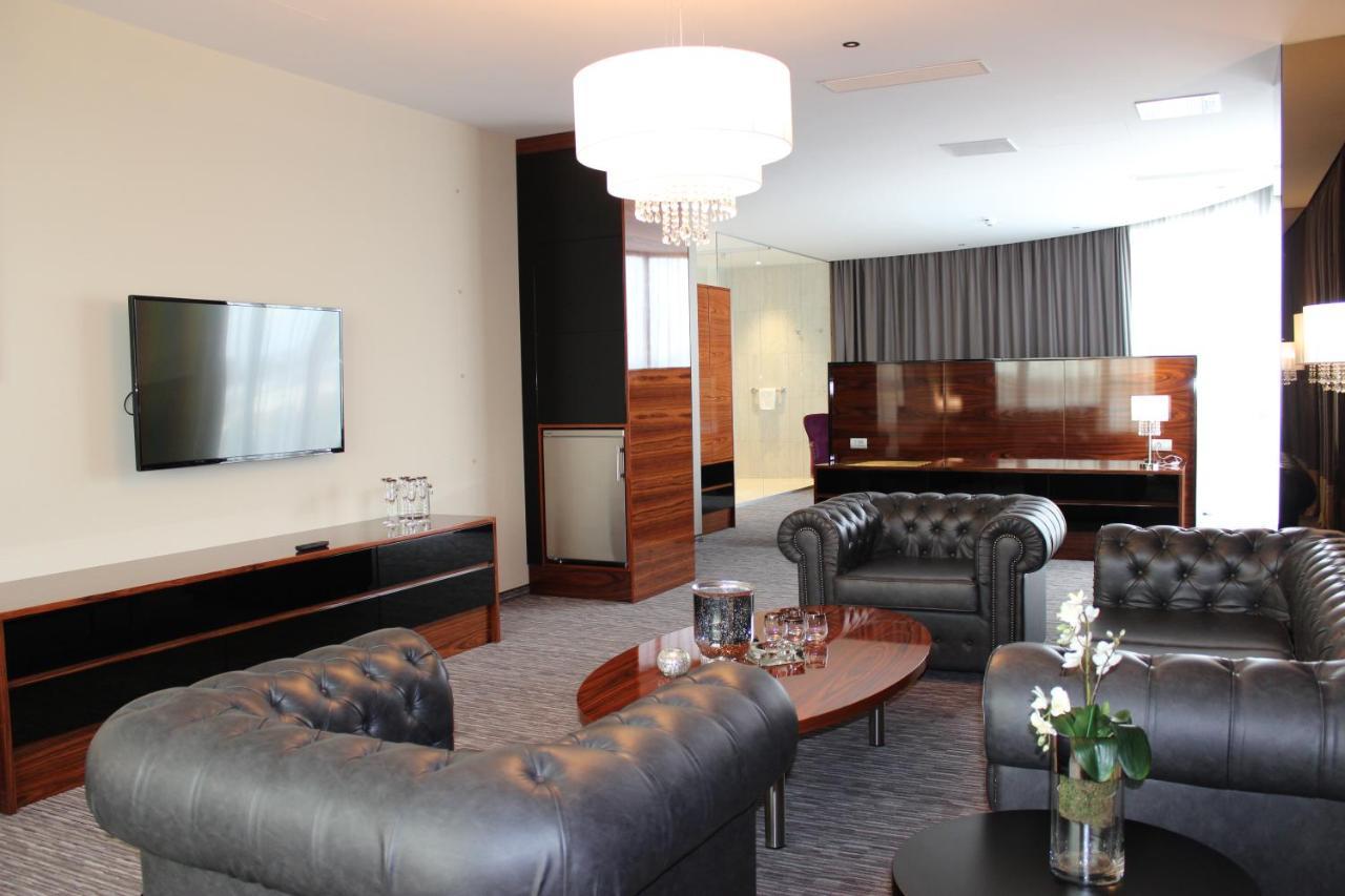 Admiral Hotel